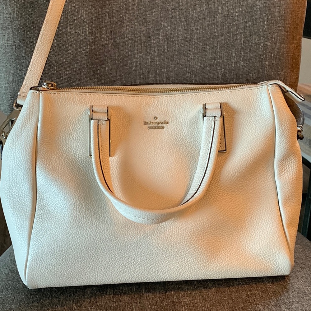 Kate spade crossbody or carry cream in color great condition